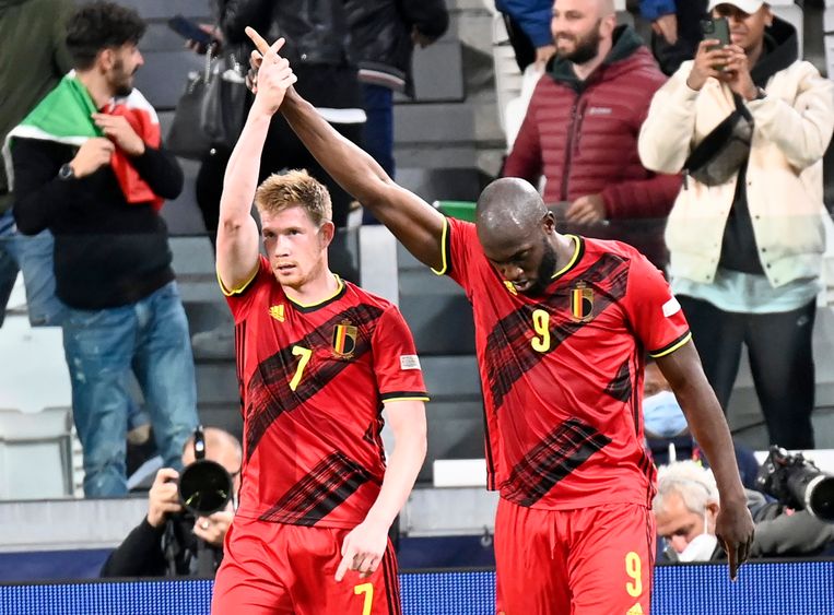 Kevin De Bruyne en Romelu Lukaku. Beeld Photo News