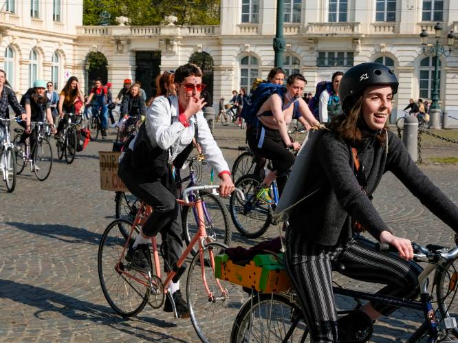 Brusselaars laten auto vaker staan, verplaatsingen per fiets of te voet winnen aan terrein