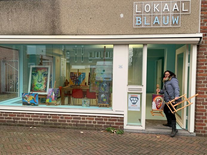 Kunstenares Ingrid Piessens gaat workshops geven in Lokaal Blauw in het centrum in Waalwijk.