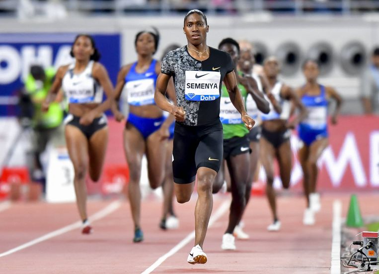 Caster Semenya aan de leiding tijdens haar laatste 800 meter, begin deze maand in Doha. Beeld BSR Agency