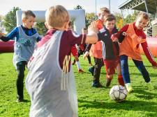Burgemeester Oss liep zelf voetbalkantine binnen om coronaregels te testen 
