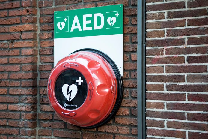 AED met buitenkast.