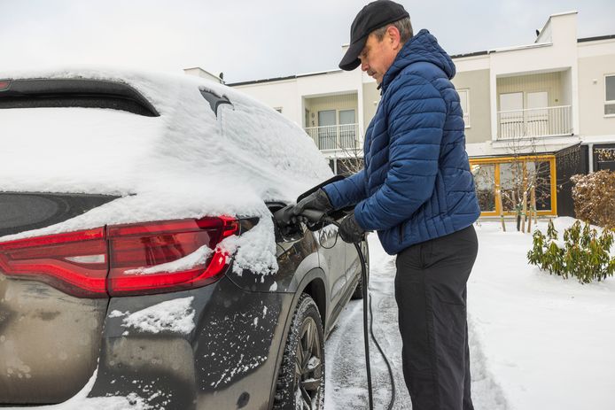 De actieradius van een elektrische auto daalt zelfs onder milde winterse omstandigheden al met tussen de 4 en 30 procent.