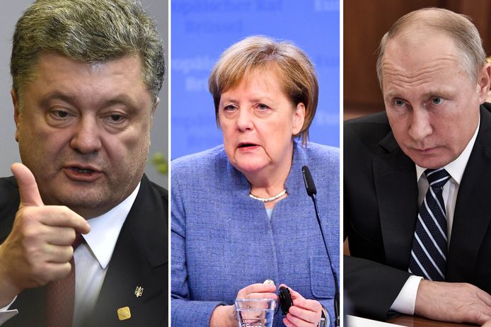Angela Merkel (midden) belde met zowel Porosjenko (L) als Poetin (R).