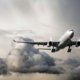 Man bijt medepassagier en overlijdt in vol vliegtuig