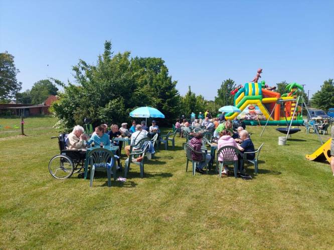 Burenhulp boomt in Balen: bewoners Reit leren elkaar en hun buurt beter kennen dankzij feest en wandeling