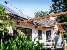 Zand op de zonnepanelen: wassen we wel of wassen we niet? 