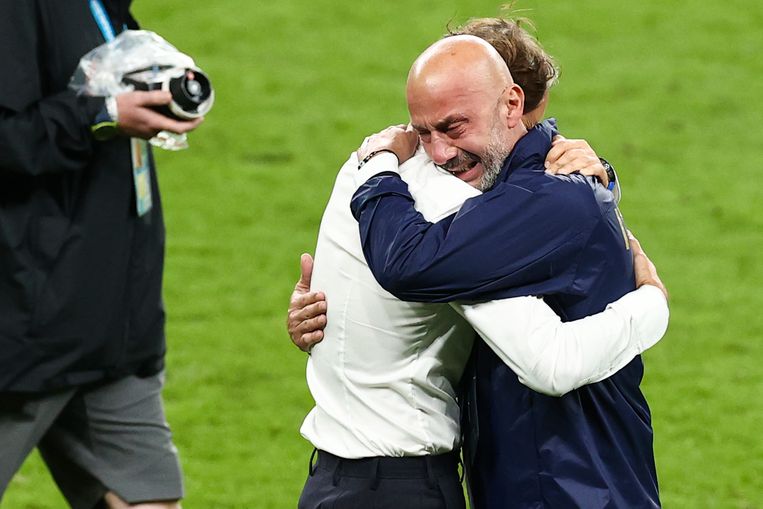 Italiaans bondscoach ROberto Mancini (links) en teammanager Gianluca Vialli (rechts) Beeld Reporters / DPA