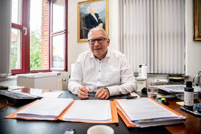 INTERVIEW. Burgemeester Piet De Groote over verstrengingen in Knokke-Heist: “Dit is geen pestmaatregel. Iedereen wil zorgeloos feestdagen kunnen vieren met dierbaren”