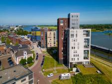 Hoe heibel om een ‘goedbedoelde ruil’ de sfeer in iconische Kamper woontoren tot onder het vriespunt bracht 
