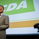 Geëmotioneerde Verhagen vraagt steun congres