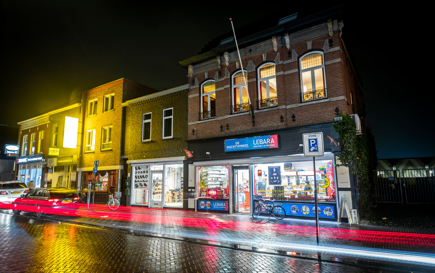 Alleen bij De Nachtwinkel brandt nog licht ‘Onze omzet is echter met tachtig procent gedaald