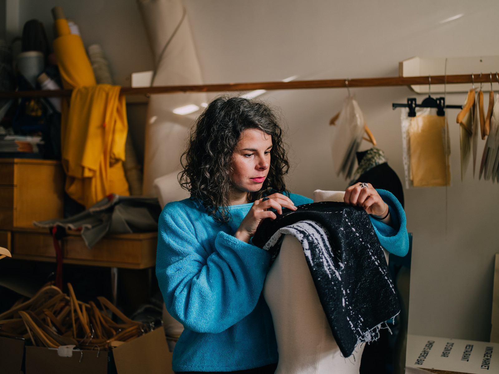 Modeontwerpster Soraya Wancour: 'Spullen met een verhaal zorgen voor een speciale connectie met de consument.' Beeld Kevin Faingnaert