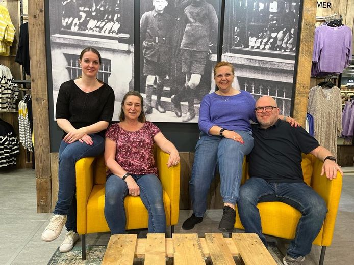 Het personeel van Bristol Oostende met Annemiek Kouijzer, Pascale Dewilde, Brigitte Kinsabil en Steven Calle.