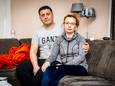 De Oekraïnse Lusi Sadovenko (40) en haar Turkse geliefde Apo (43): ‘Ze behandelen ons hier als dieren’.