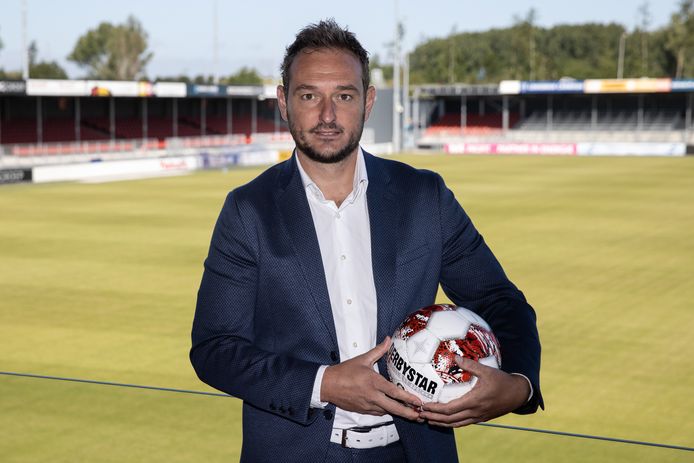 Teun Jacobs in zijn tijd als technisch manager van Almere City FC.