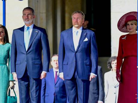 VIDEO | Willem-Alexander en Máxima ontvangen Spaans koningspaar voor staatsbezoek in Nederland