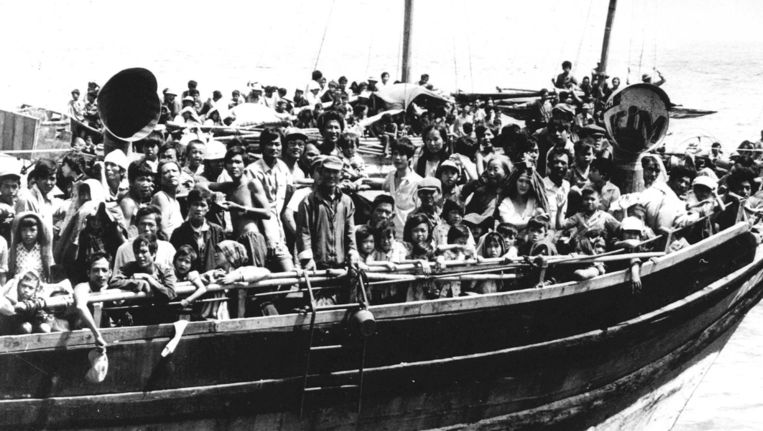 Vietnamese bootvluchtelingen in de Zuid-Chinese zee in 1986. Beeld upi