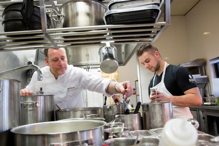 What do Amsterdam restaurants do with the Christmas stock?