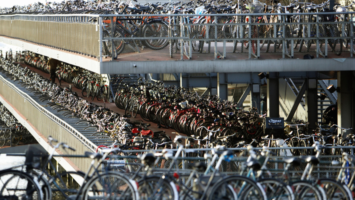 Amsterdam wil fietsen de lucht | De Morgen