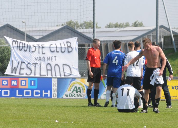 Spandoeken bij de wedstrijd KMD - VDL ... het mocht niet baten voor KMD