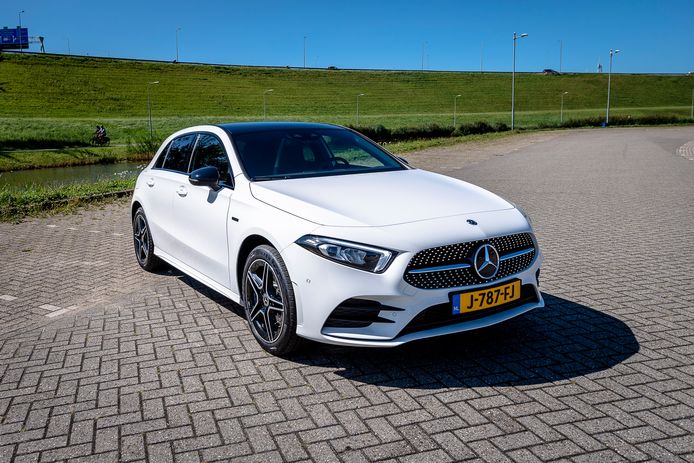Test Mercedes-Benz A-Klasse: 'baby-Benz' met rijdt pittig en toch zuinig | Autotest | AD.nl