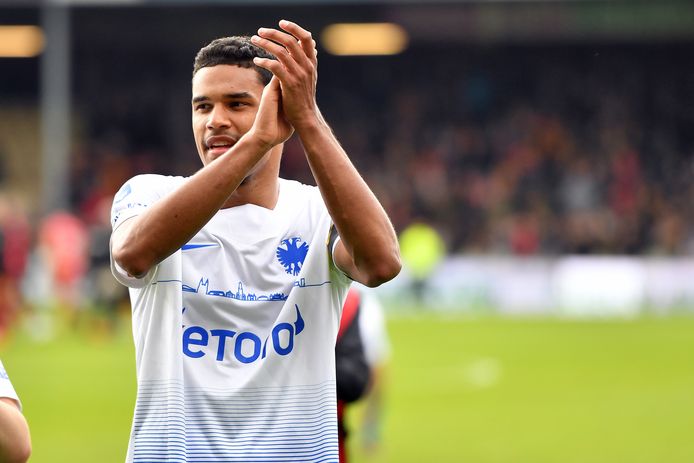 Danilho Doekhi verlaat na vier jaar Vitesse. Hij zet zijn loopbaan voort bij Union Berlin.