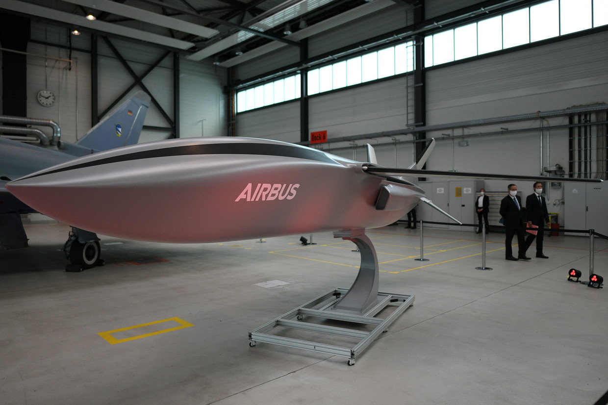 Een remote carrier drone van Airbus. Beeld EPA. Beeld EPA