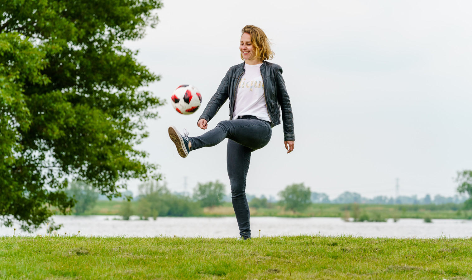 Collega's over voetbalanalyticus Leonne Stentler: ‘Daarin is ze gewoon ...