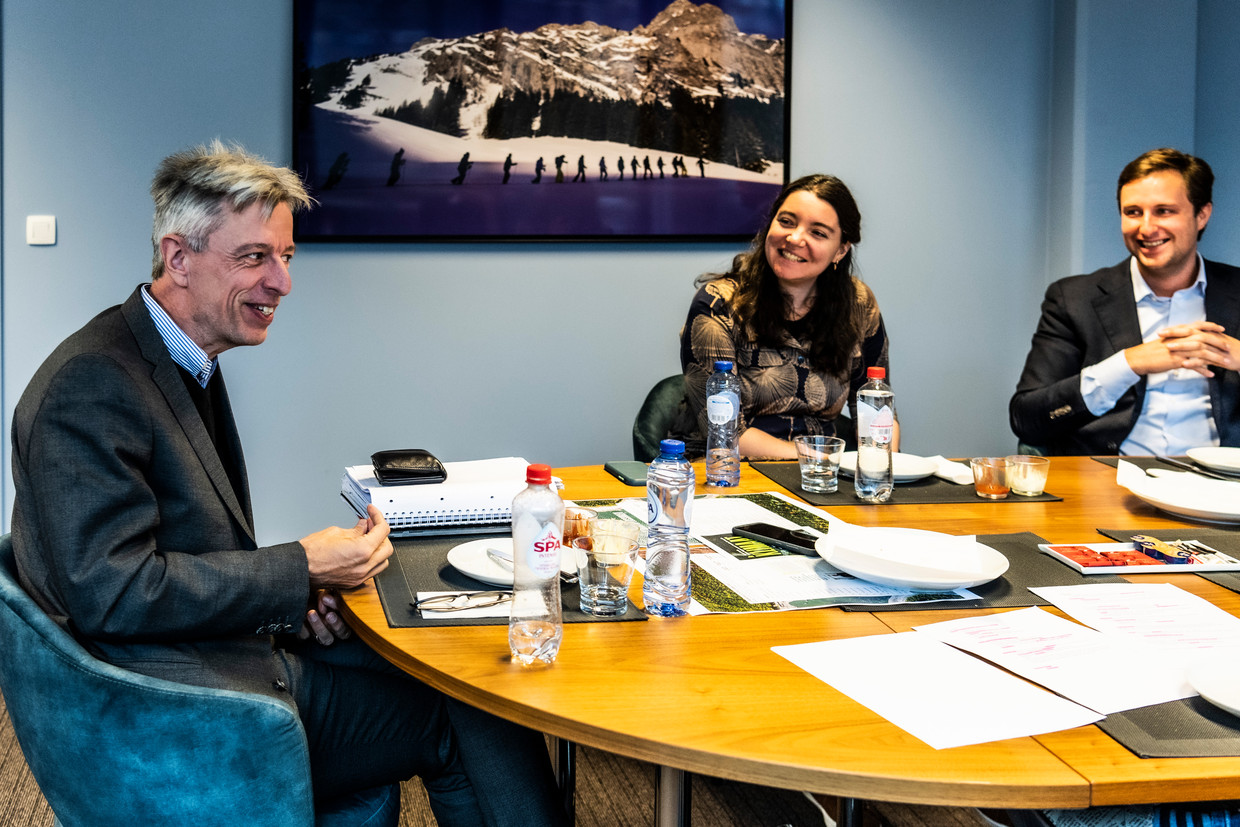 Geert Noels, Yanaika Denoyelle en Kristof Eggermont. 'Als we niet meer kerncentrales openhouden, doen de gascentrales onze klimaatinspanningen teniet.'
 Beeld Saskia Vanderstichele