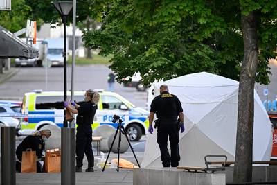Schietpartij in Stockholm: jongen (15) overleden, drie gewonden