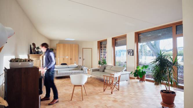 Koppel renoveert verkrotte woning en kiest resoluut voor duurzaamheid: "om niet te hoeven besparen op ecologische materialen, stelden we de renovatie van onze badkamer uit" 