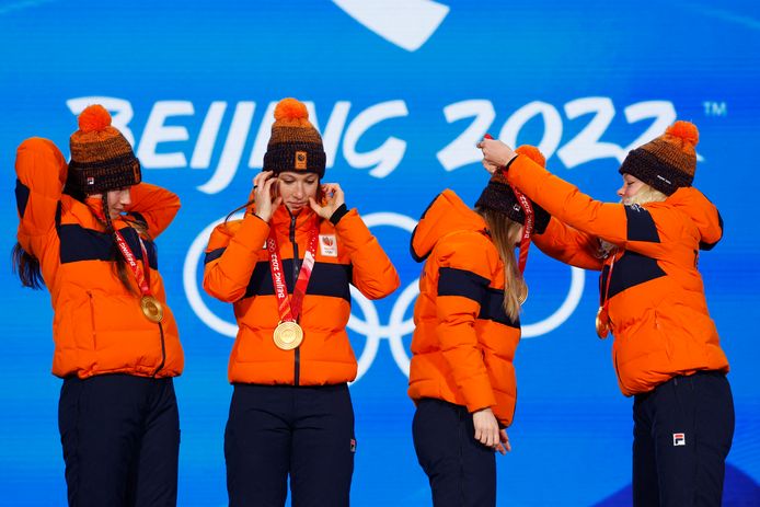 Van links naar rechts: Selma Poutsma, Suzanne Schulting, Yara van Kerkhofen Xandra Velzeboer.