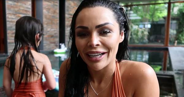 Amanda Balk showt gloednieuwe pikante bikinisetjes | Show ...