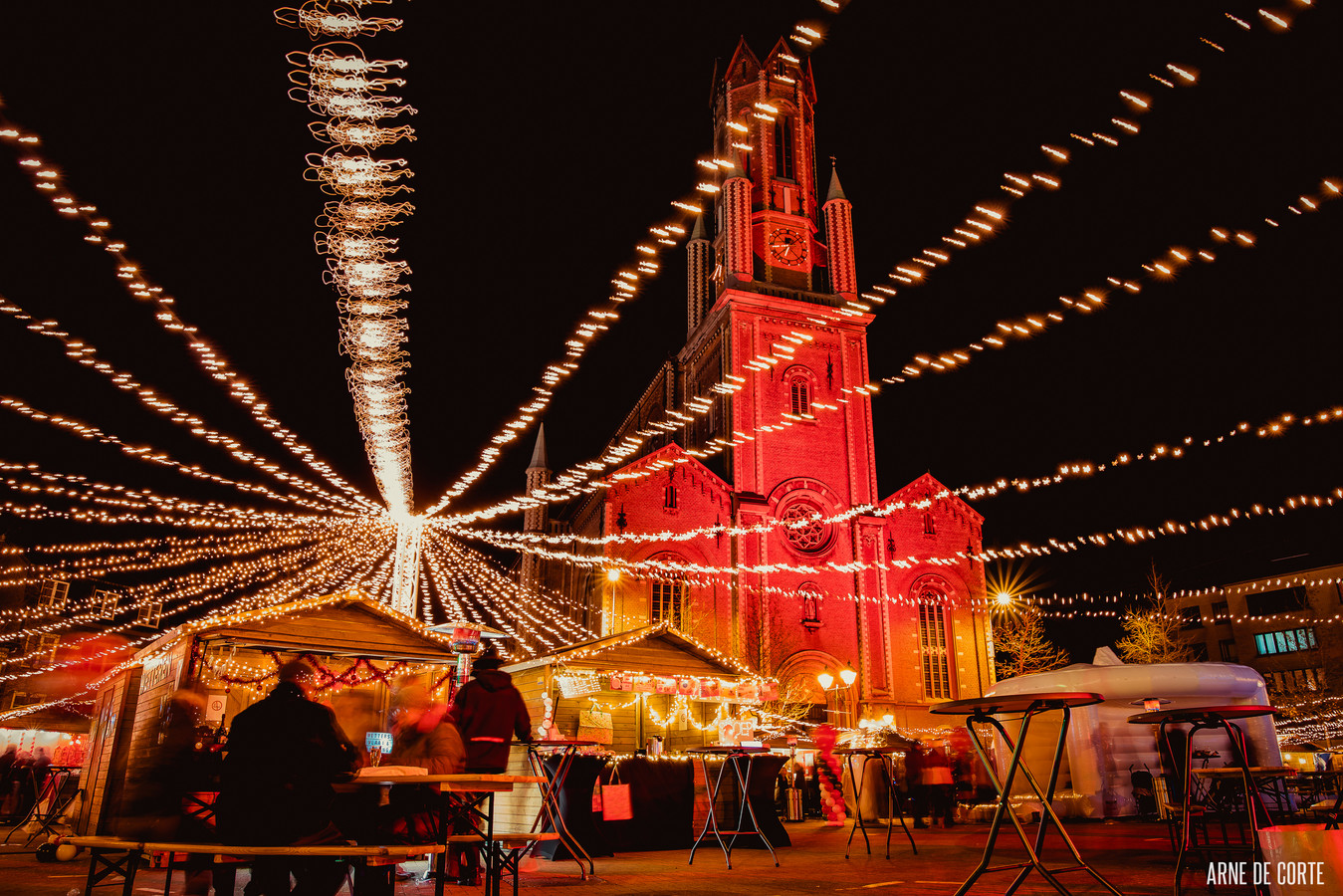 Kerstmarkt Verhuist Opnieuw Naar Markt Van Wetteren Foto Hlnbe