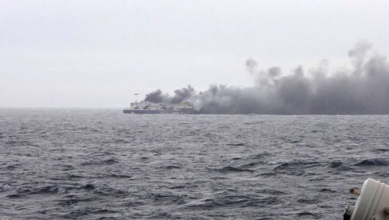 Vier Nederlanders Op Brandende Italiaanse Veerboot Het Parool
