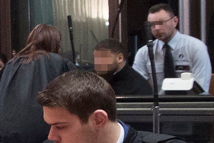 Hoofdbeschuldigde Mehdi Nemmouche is zelf ook aanwezig in de assisenzaal.
