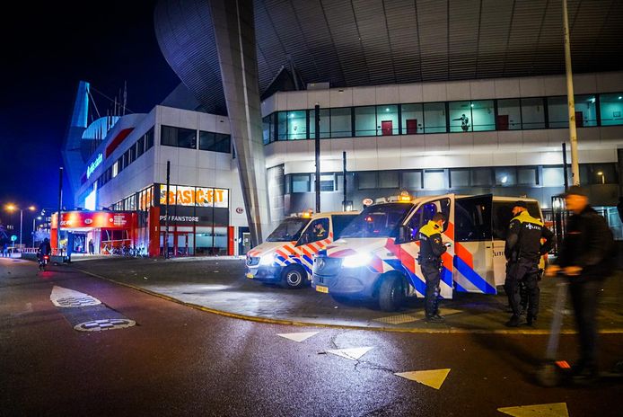 Aanhoudingen bij PSV wedstrijd.