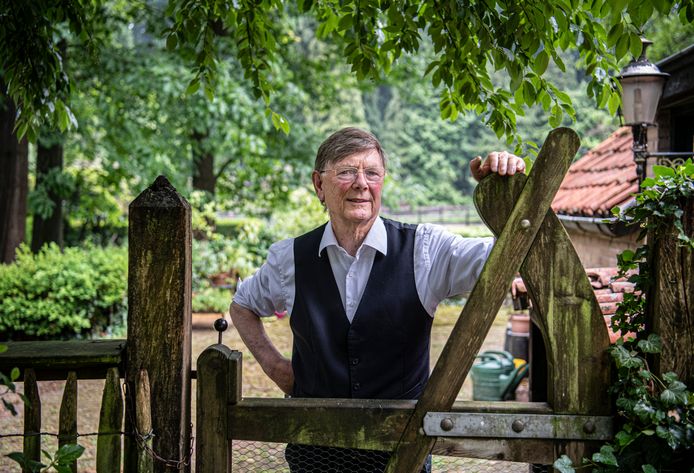 Ab Osterhaus: ‘Als je er niet keihard het mes in zet, gaat het mis.’