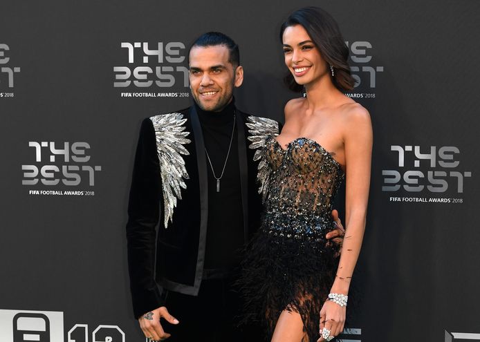 Dani Alves met echtgenote Joana Sanz in 2018.