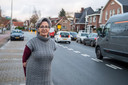 José van Dael woont aan de drukste straat in Zenderen. Ze denkt dat het dure, lange randwegtracé niet meer soelaas biedt dan een korte Vloedbeltverbinding.