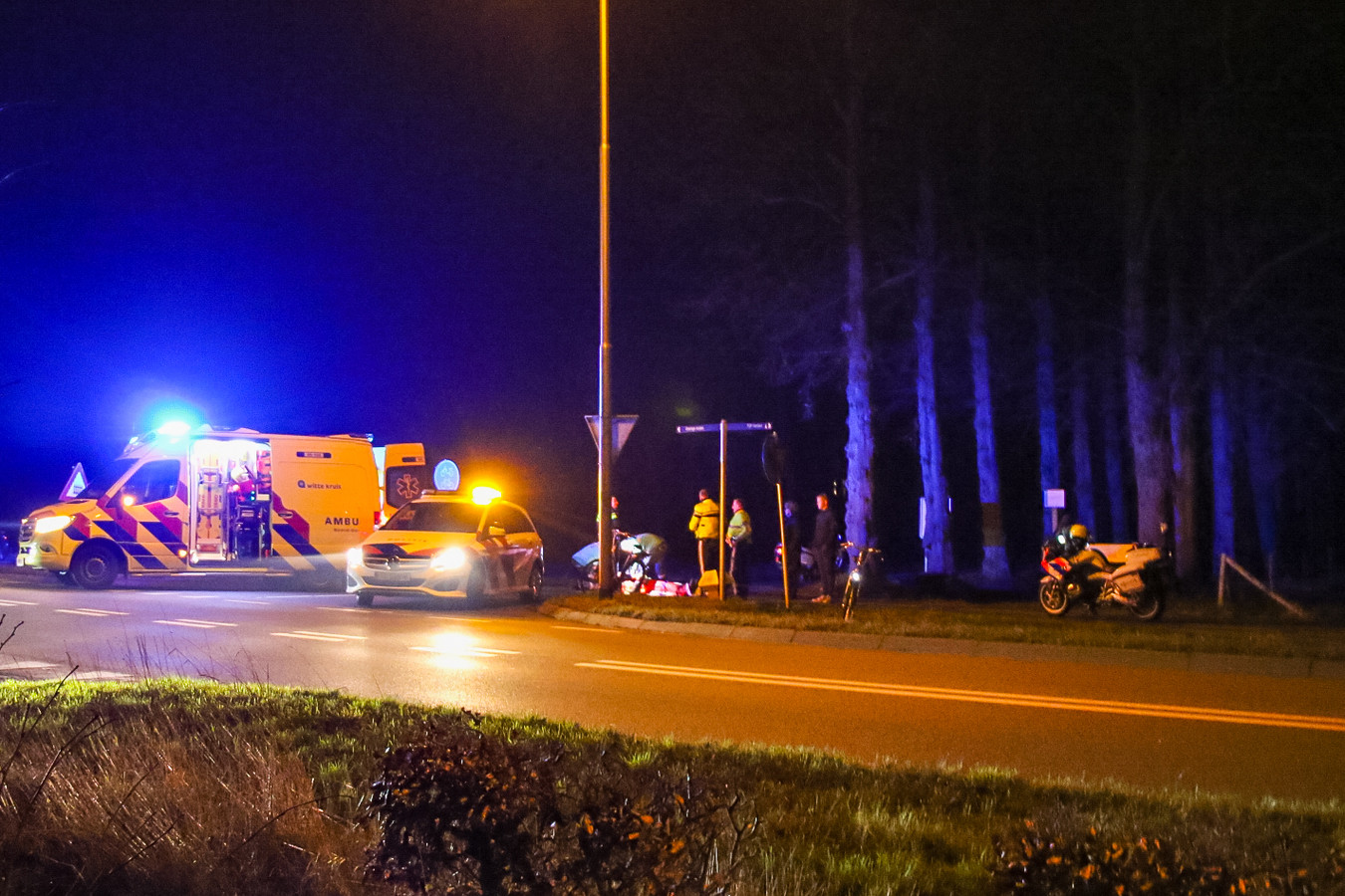 Hulpdiensten op de plek van het ongeval in Vorden.