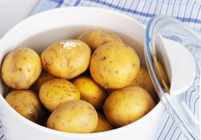 Hoe kook je aardappelen het snelst gaar?