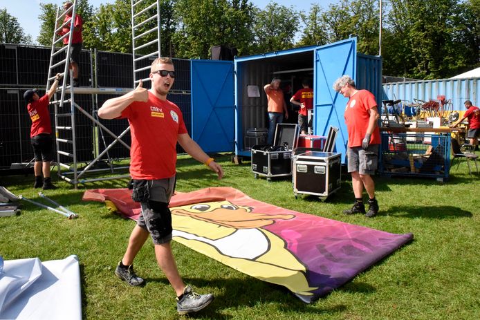 Opbouw van de Woerdense Vakantieweek is begonnen. De crew heeft er zin in.