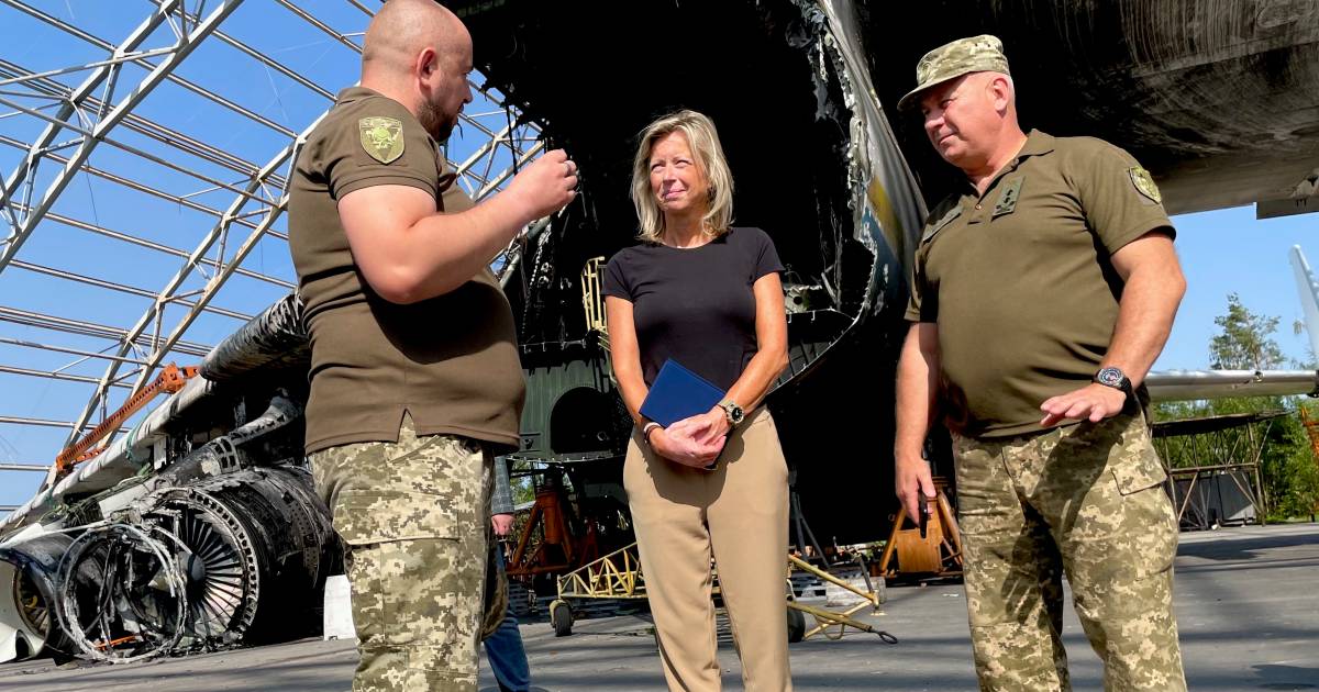 Minister Ollongren in Kiev: ‘Nog meer steun voor Oekraïners’