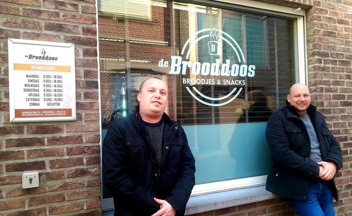 tekst Waakzaamheid glas Bobbejaanlandcollega's openen broodjeszaak 'De Brooddoos': “We willen niet  stilzitten tijdens deze rustige periode” | Herentals | hln.be