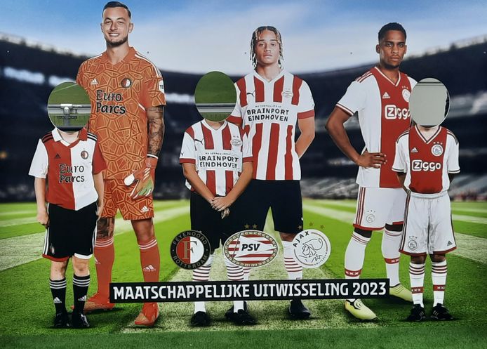 Justin Bijlow, Xavi Simons en Jurriën Timber op een grote wand, waar kinderen mee op de foto konden.