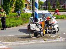 Fietsster gewond bij botsing met auto in Putten