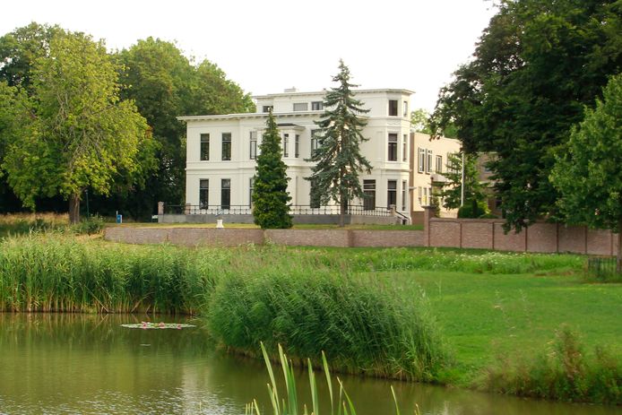 Het oude gemeentehuis in Asperen.