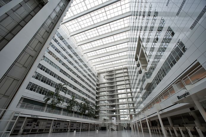 Het atrium van het stadhuis in Den Haag